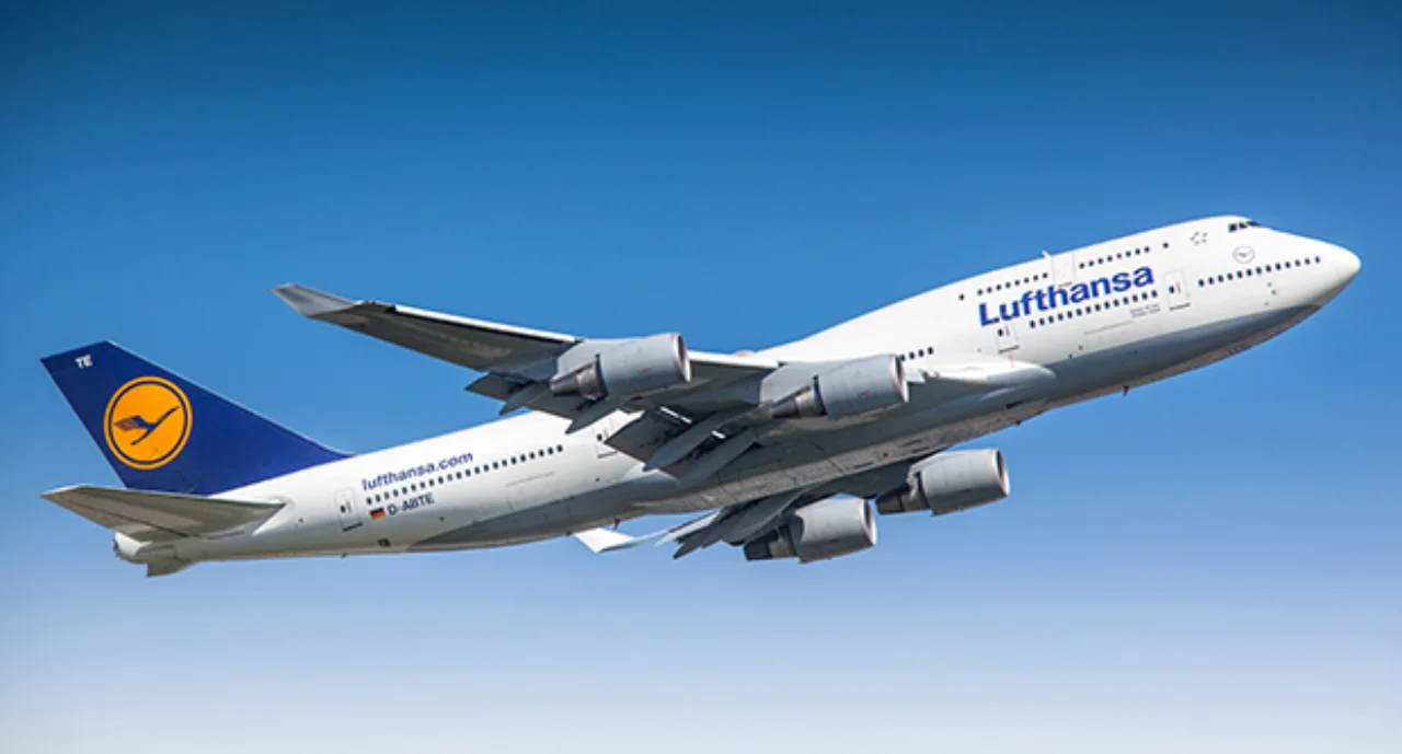 Lufhansa airplane flying