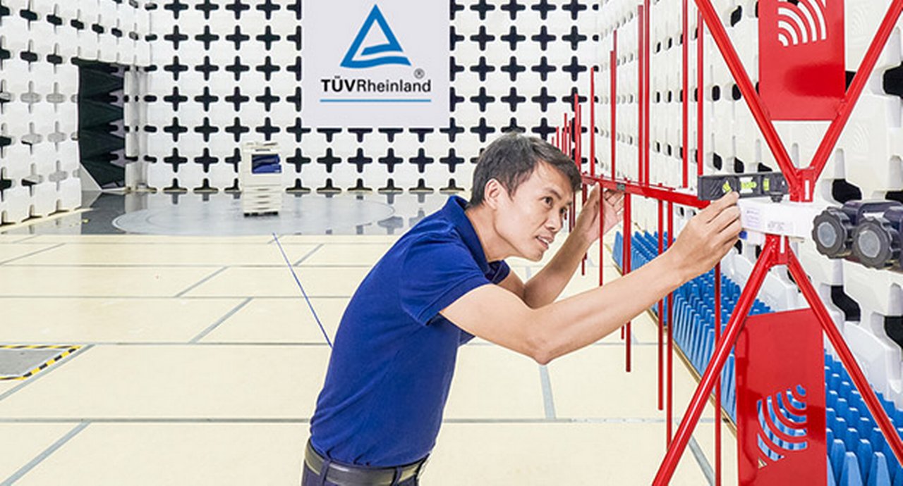 TÜV Rheinland expert in a lab for electromagnetic compatability in vietnam