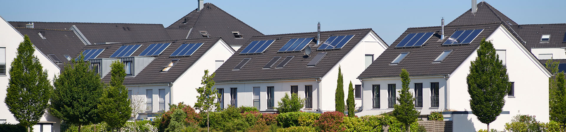 Contemporary White Family Houses With Solar Panels